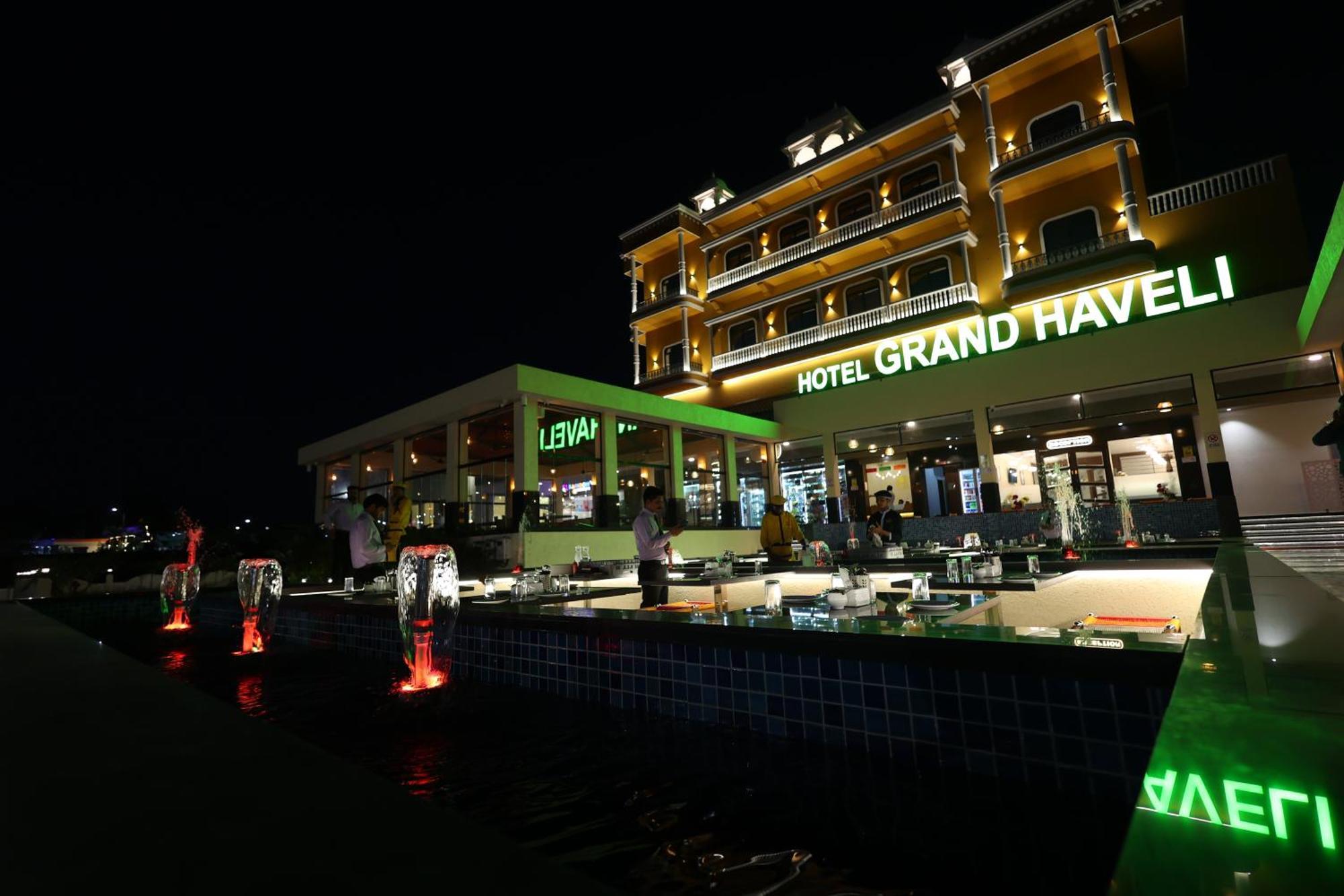 Hotel Grand Haveli Achad Exteriör bild