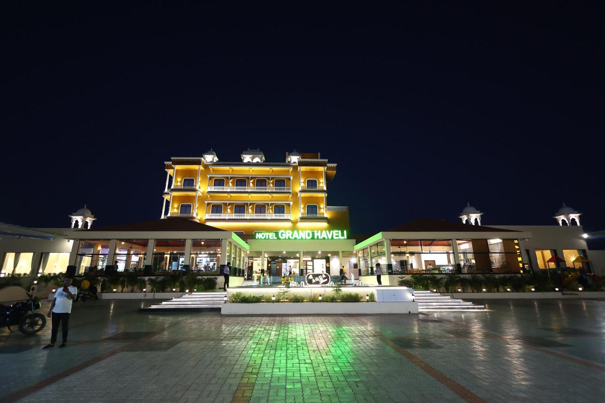 Hotel Grand Haveli Achad Exteriör bild