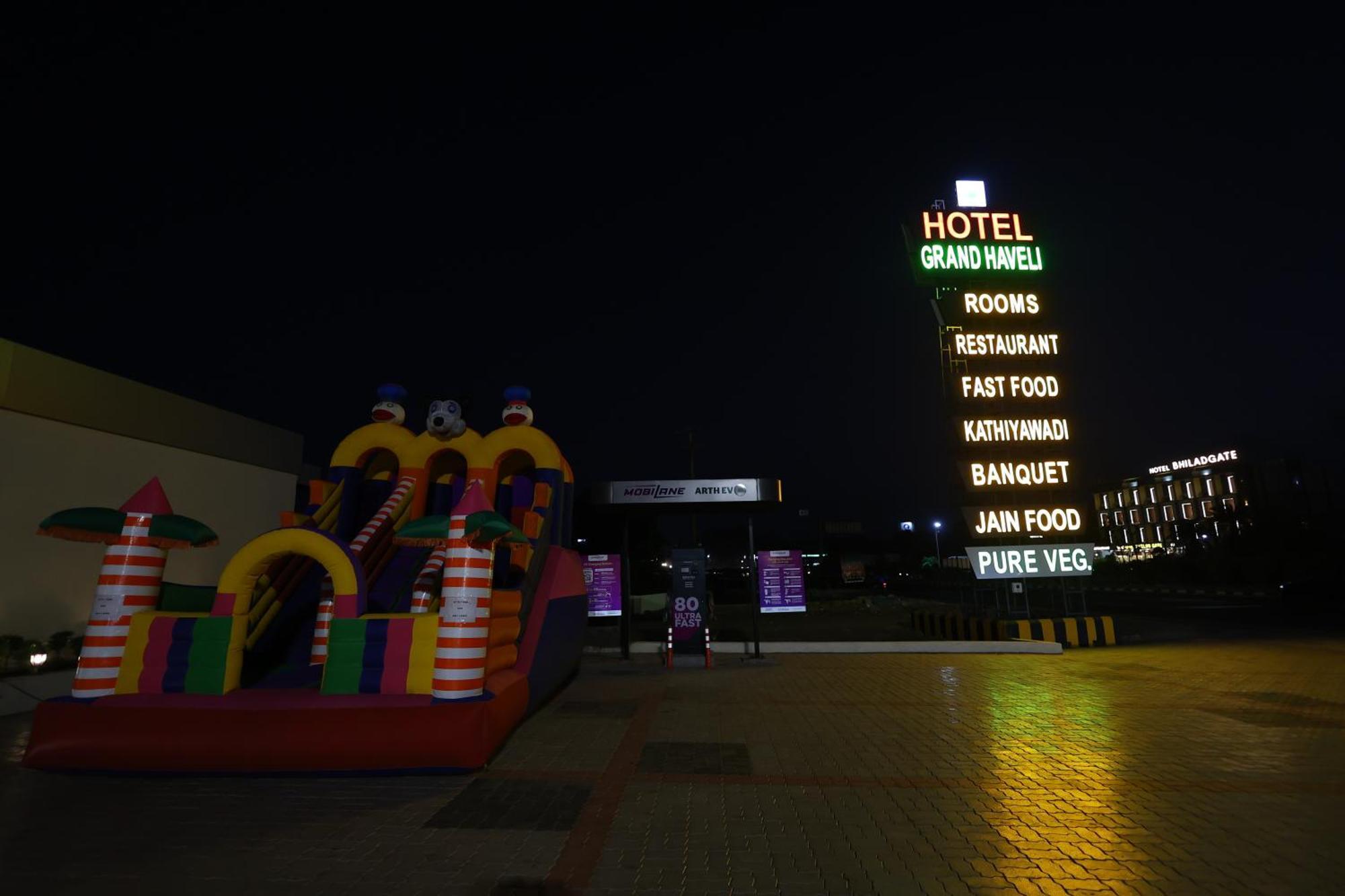 Hotel Grand Haveli Achad Exteriör bild
